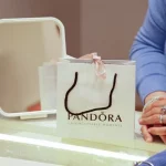 ¡Increíble pero cierto! Estos pendientes de Pandora valen menos de 40€ y están arrasando este mes