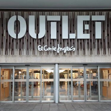 ¡Impresionante! El Corte Inglés arrasa con prendas GAP desde 10 euros en su outlet antes del verano