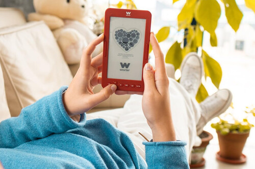 ¡Este eReader por menos de 40€ está arrasando y no necesitas un Kindle para leer miles de libros!