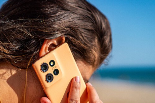 ¡No vas a creer que este Motorola de gama media tiene pantalla OLED y cámara de lujo!