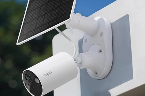 ¡Descubre la cámara solar que vigila tu hogar sin subir tu factura de luz!