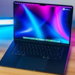 ¡MediaMarkt tira la casa por la ventana con este MacBook Air M2 de 15” y 512 GB a mitad de precio!