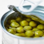 ¡Olvídate de las latas! Descubre el truco que revolucionará cómo guardas tus aceitunas