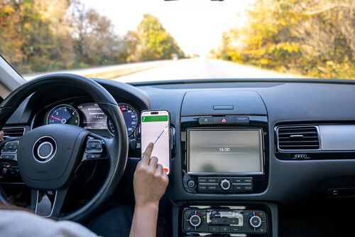 ¡Convierte tu coche en inteligente con CarPlay o Android Auto por menos de 60€!
