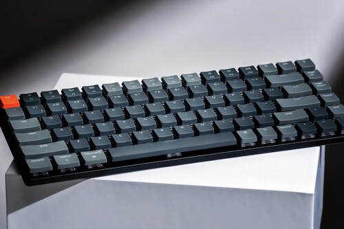 Este teclado compacto e inalámbrico es tan bueno que no querrás volver a usar otro nunca más