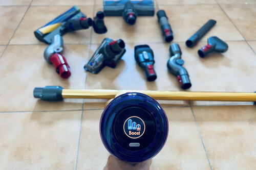 ¡No vas a creer la aspiradora Dyson con láser y súper accesorios que MediaMarkt tiene en oferta!