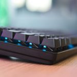 Este teclado Razer no es el más nuevo ni completo, ¡pero te sorprenderá por qué lo amo para jugar!